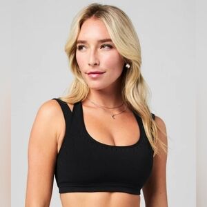 Fabletics NWT Sculpting Contour Black Low Impact Sports Bra Size Medium